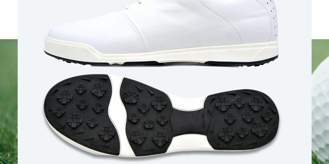 A sole for golf shoes