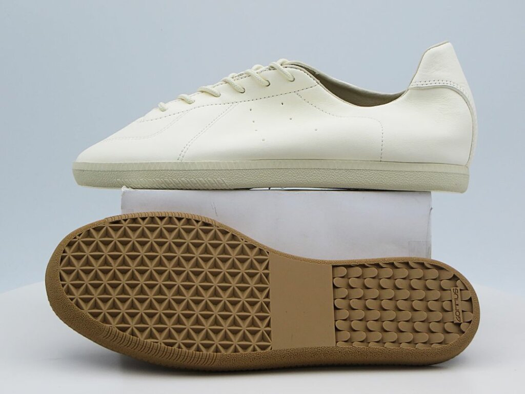 Dicky, a casual outsole for sporty shoes